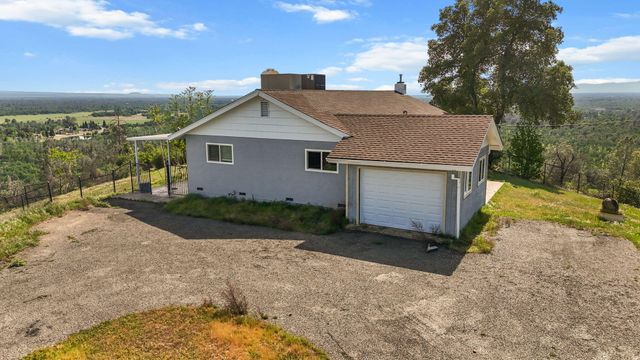 13497 Old Oregon Trail, Redding, CA 96003