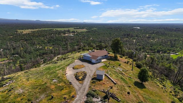 13497 Old Oregon Trail, Redding, CA 96003