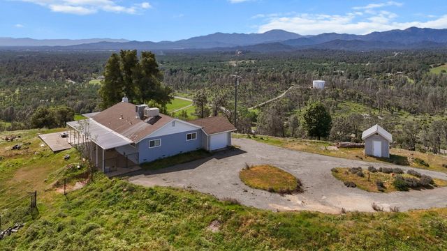 13497 Old Oregon Trail, Redding, CA 96003