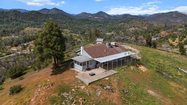 13497 Old Oregon Trail, Redding, CA 96003
