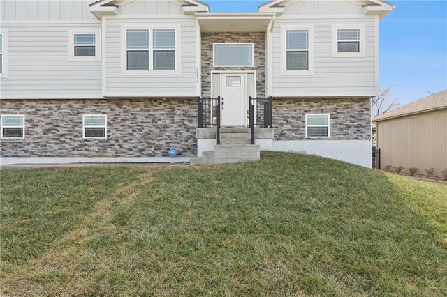 2313 Burris Drive, Harrisonville, MO 64701