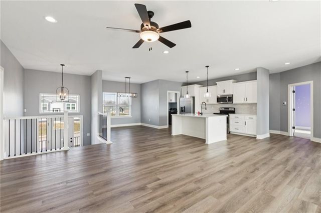 2313 Burris Drive, Harrisonville, MO 64701