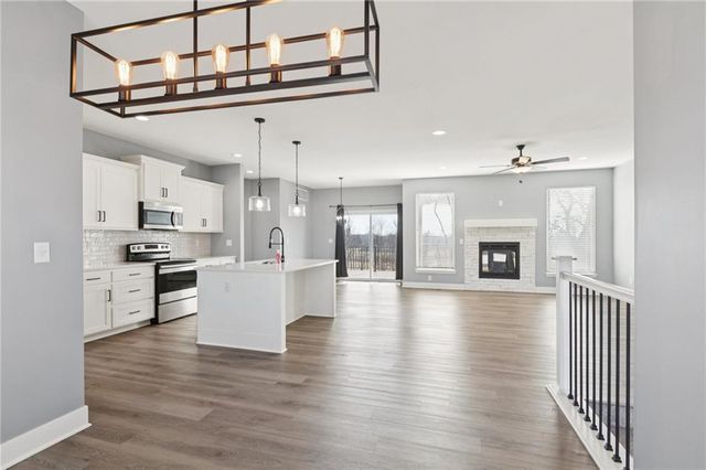 2313 Burris Drive, Harrisonville, MO 64701