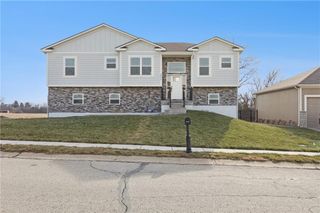 2313 Burris Drive, Harrisonville, MO 64701