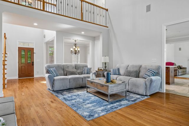 2440 Settlers Trce, Clarksville, TN 37043