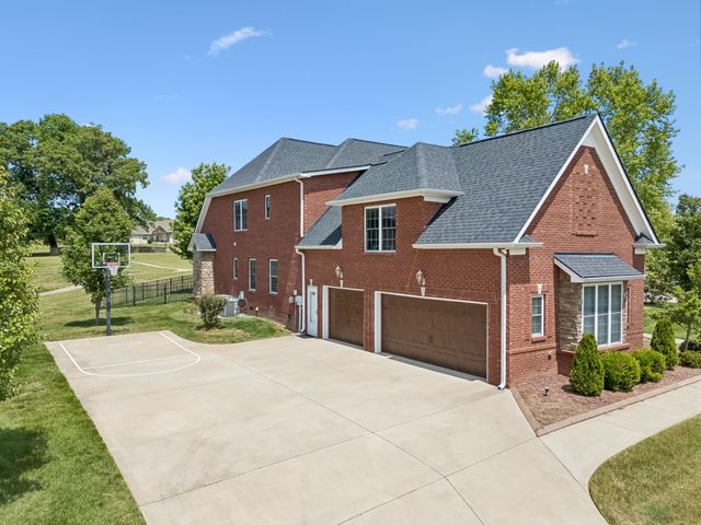 2440 Settlers Trce, Clarksville, TN 37043
