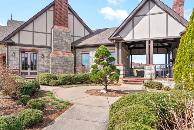 2440 Settlers Trce, Clarksville, TN 37043