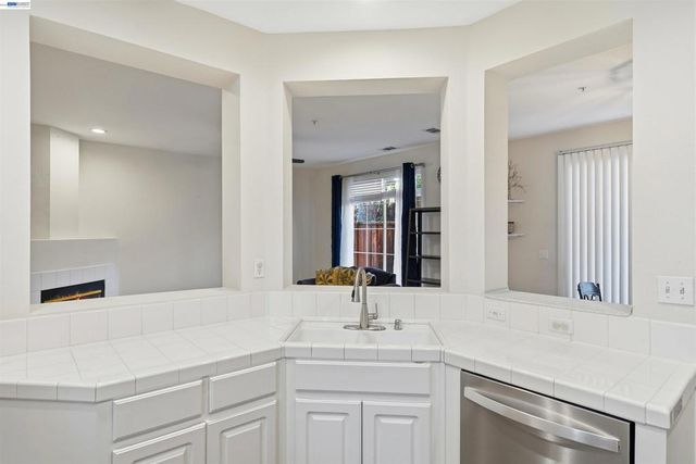 10856 Glengarry Lane, Dublin, CA 94568