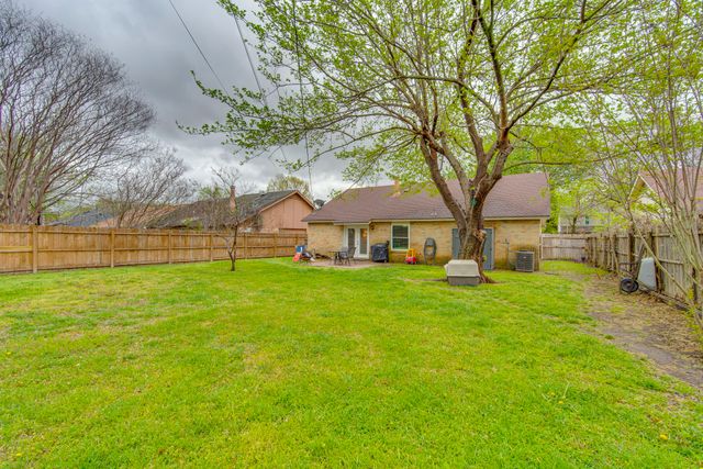 2405 Havenwood Drive, Arlington, TX 76018