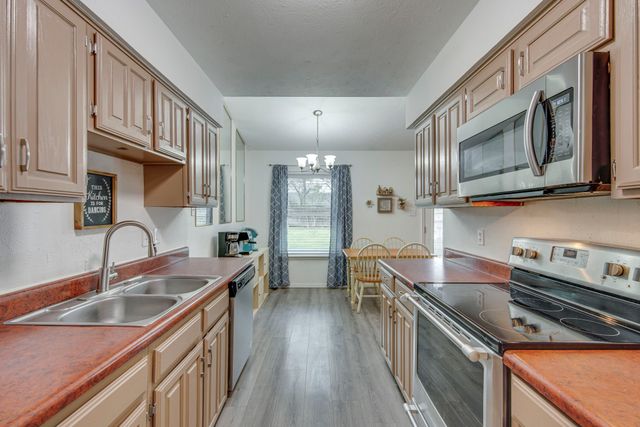 2405 Havenwood Drive, Arlington, TX 76018