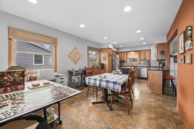 2115 Rambling Rose ROAD, Waukesha, WI 53186