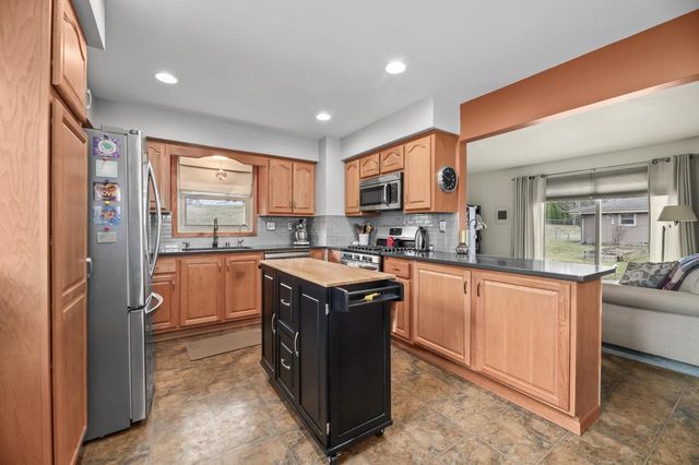 2115 Rambling Rose ROAD, Waukesha, WI 53186