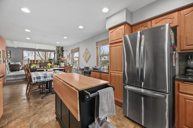 2115 Rambling Rose ROAD, Waukesha, WI 53186