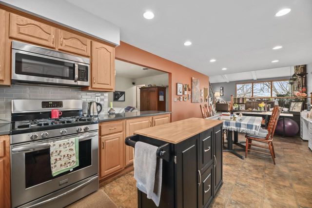 2115 Rambling Rose ROAD, Waukesha, WI 53186