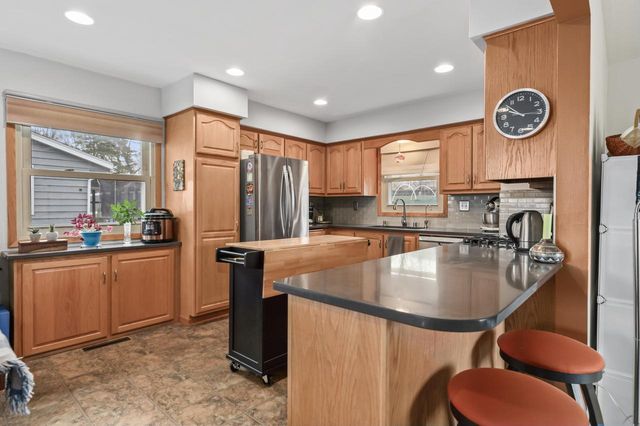 2115 Rambling Rose ROAD, Waukesha, WI 53186