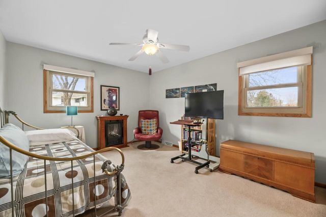 2115 Rambling Rose ROAD, Waukesha, WI 53186