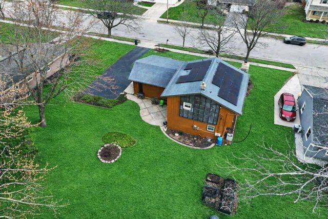 2115 Rambling Rose ROAD, Waukesha, WI 53186