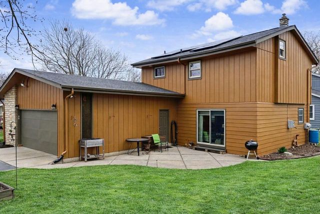 2115 Rambling Rose ROAD, Waukesha, WI 53186