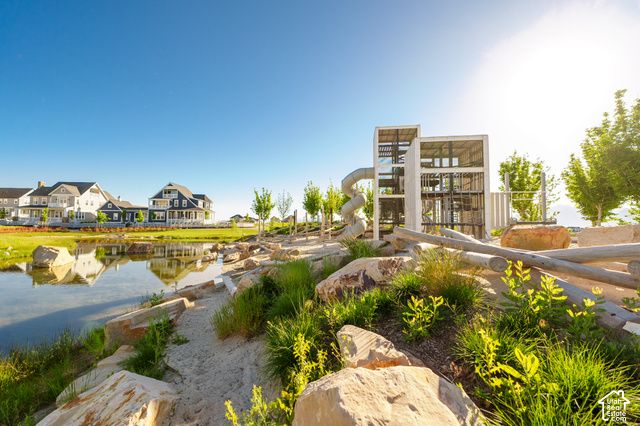 11283 S HAZEL GREEN DR, South Jordan, UT 84009