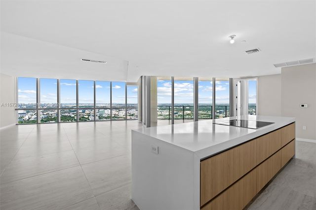 851 NE 1st Avenue PH 5402, Miami, FL 33132