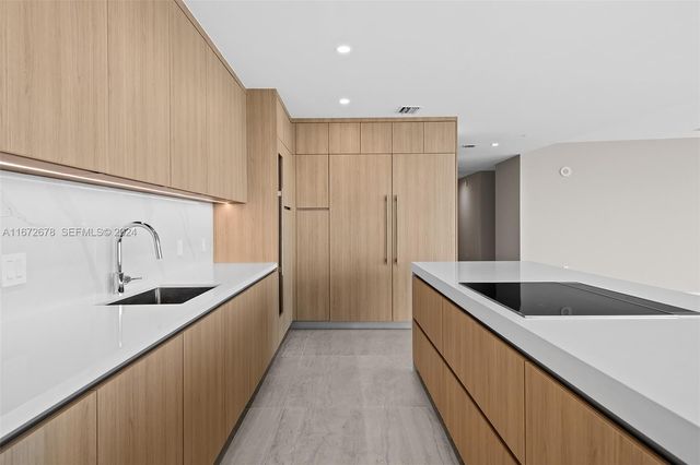 851 NE 1st Avenue PH 5402, Miami, FL 33132