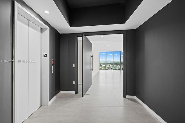 851 NE 1st Avenue PH 5402, Miami, FL 33132