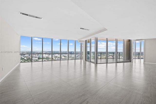 851 NE 1st Avenue PH 5402, Miami, FL 33132