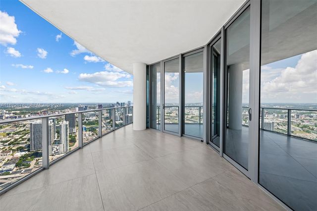 851 NE 1st Avenue PH 5402, Miami, FL 33132