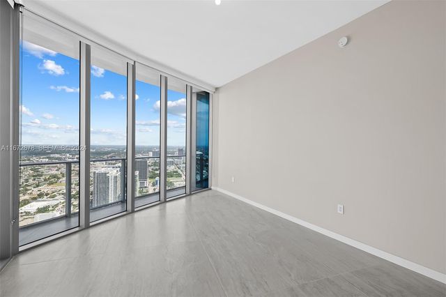 851 NE 1st Avenue PH 5402, Miami, FL 33132