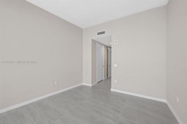 851 NE 1st Avenue PH 5402, Miami, FL 33132