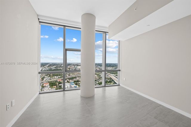 851 NE 1st Avenue PH 5402, Miami, FL 33132