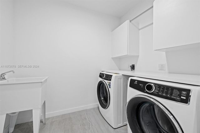 851 NE 1st Avenue PH 5402, Miami, FL 33132