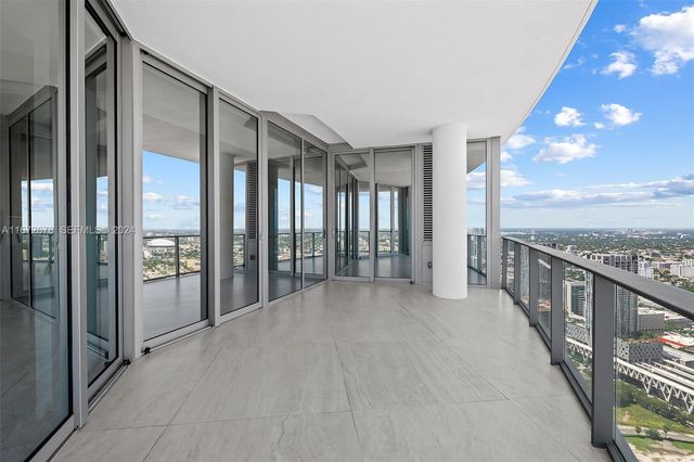 851 NE 1st Avenue PH 5402, Miami, FL 33132