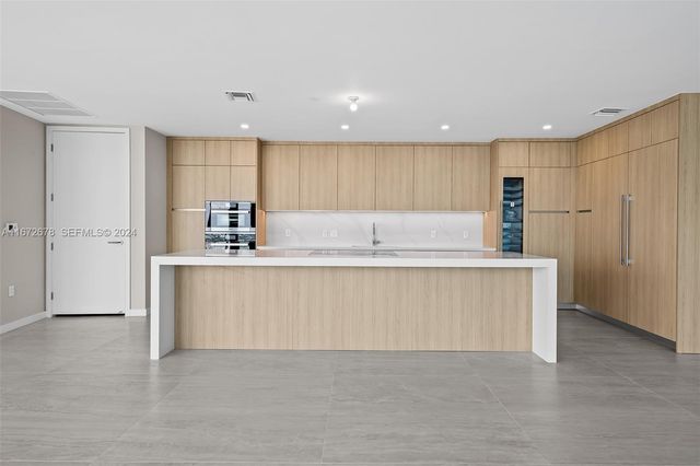 851 NE 1st Avenue PH 5402, Miami, FL 33132