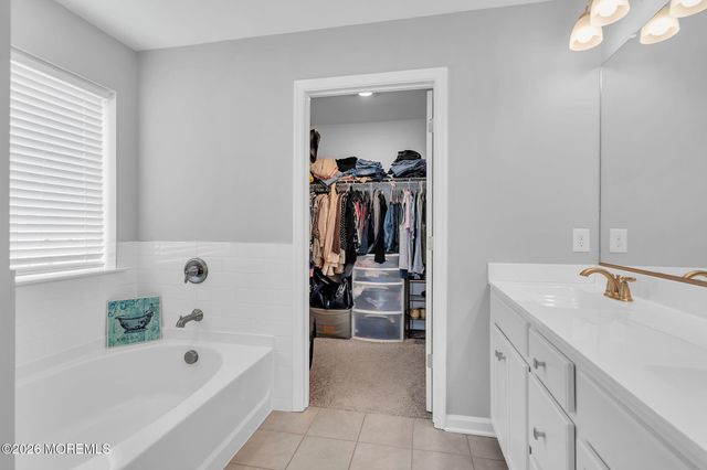 14 Bennet Lane, Manahawkin, NJ 08050