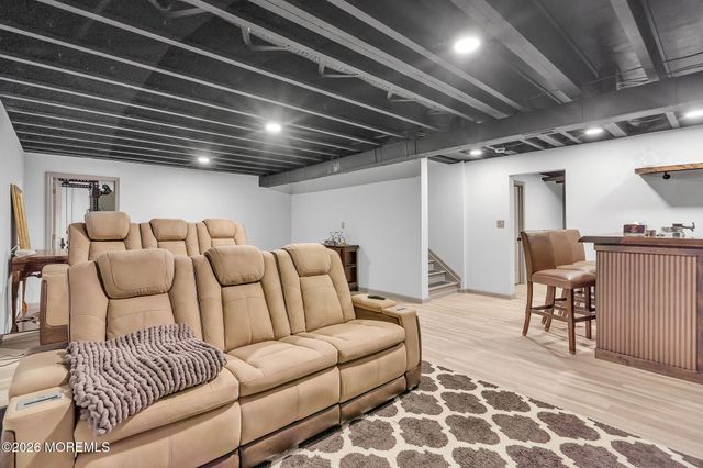 14 Bennet Lane, Manahawkin, NJ 08050