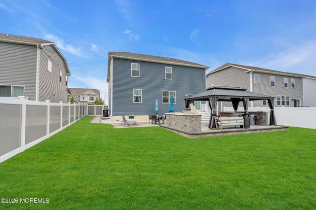 14 Bennet Lane, Manahawkin, NJ 08050