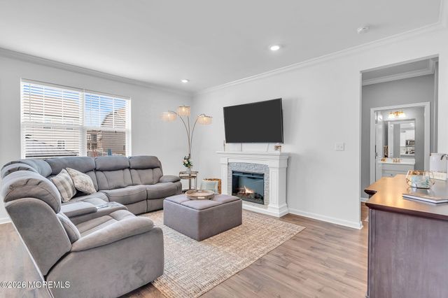 14 Bennet Lane, Manahawkin, NJ 08050
