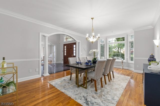 33 Fox Run, North Caldwell Boro, NJ 07006