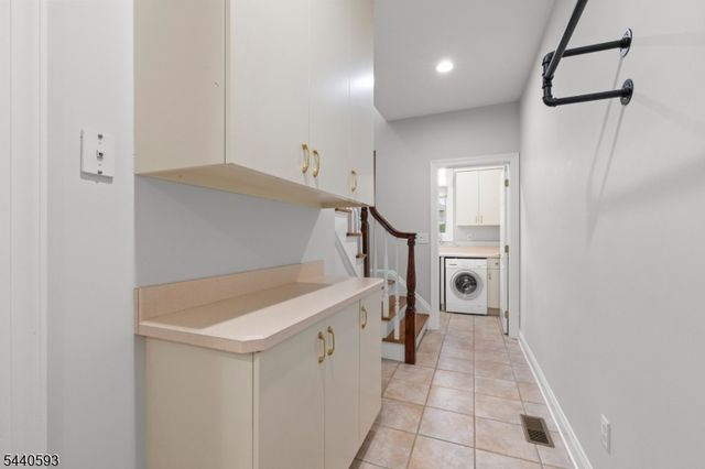 33 Fox Run, North Caldwell Boro, NJ 07006