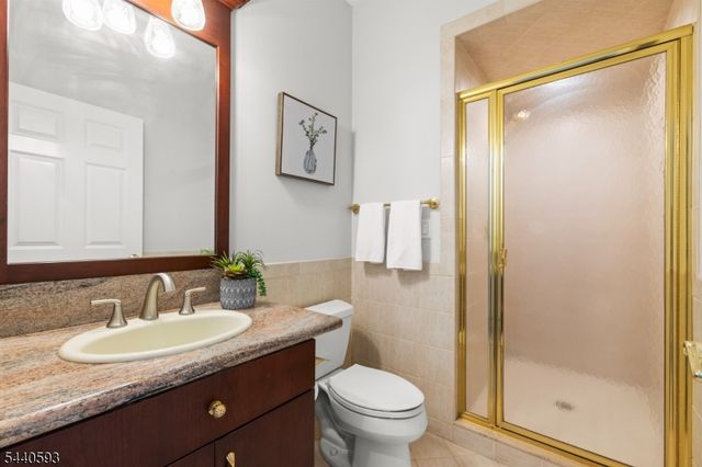 33 Fox Run, North Caldwell Boro, NJ 07006