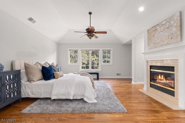 33 Fox Run, North Caldwell Boro, NJ 07006