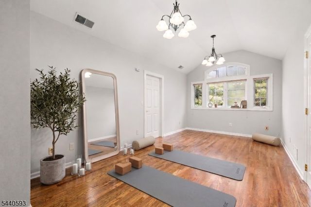 33 Fox Run, North Caldwell Boro, NJ 07006