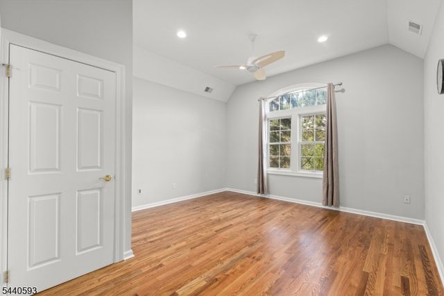 33 Fox Run, North Caldwell Boro, NJ 07006