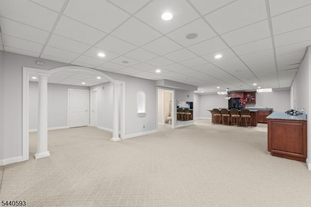 33 Fox Run, North Caldwell Boro, NJ 07006