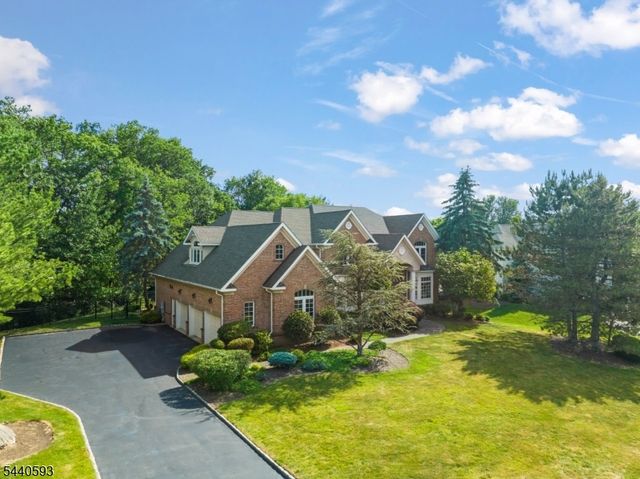 33 Fox Run, North Caldwell Boro, NJ 07006
