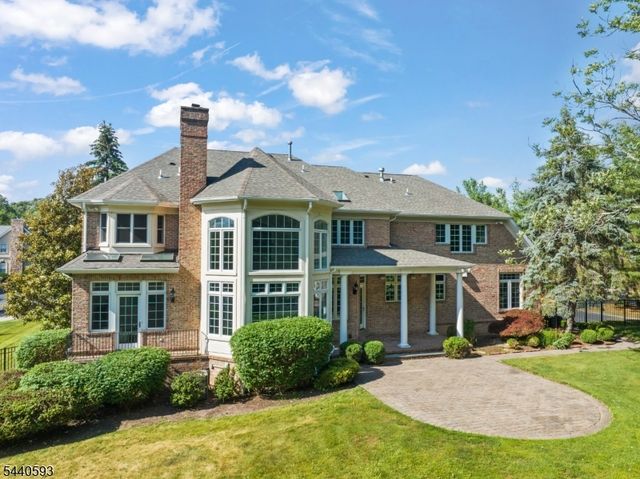 33 Fox Run, North Caldwell Boro, NJ 07006