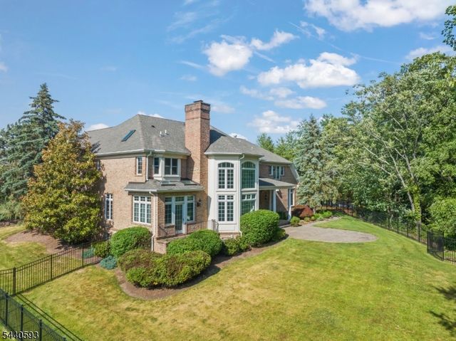 33 Fox Run, North Caldwell Boro, NJ 07006