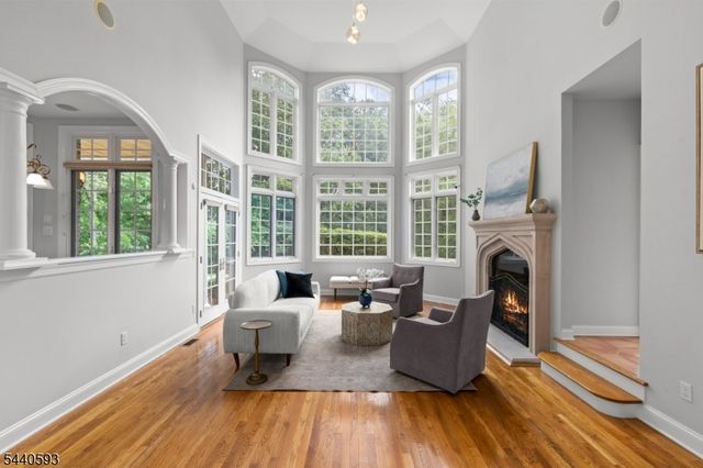 33 Fox Run, North Caldwell Boro, NJ 07006