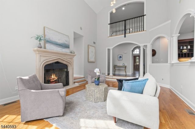 33 Fox Run, North Caldwell Boro, NJ 07006